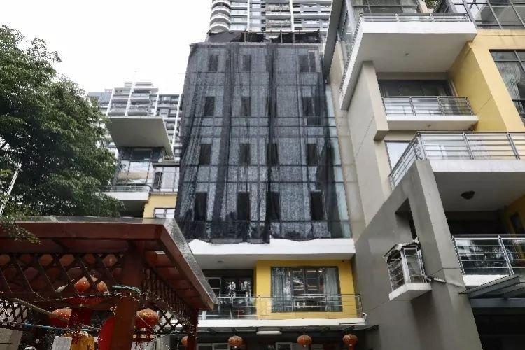 深圳“豪宅”杨先生过完年回深圳，邻居还用将楼房掩盖(图3)