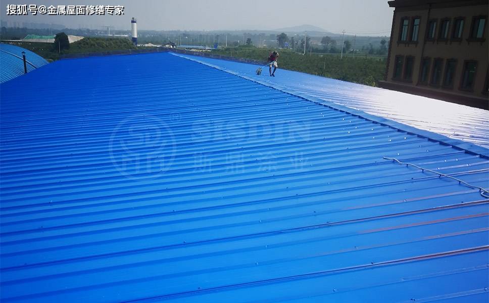 水性彩钢瓦翻新专用漆施工基本没有什么刺激味道，浅谈几点(图1)