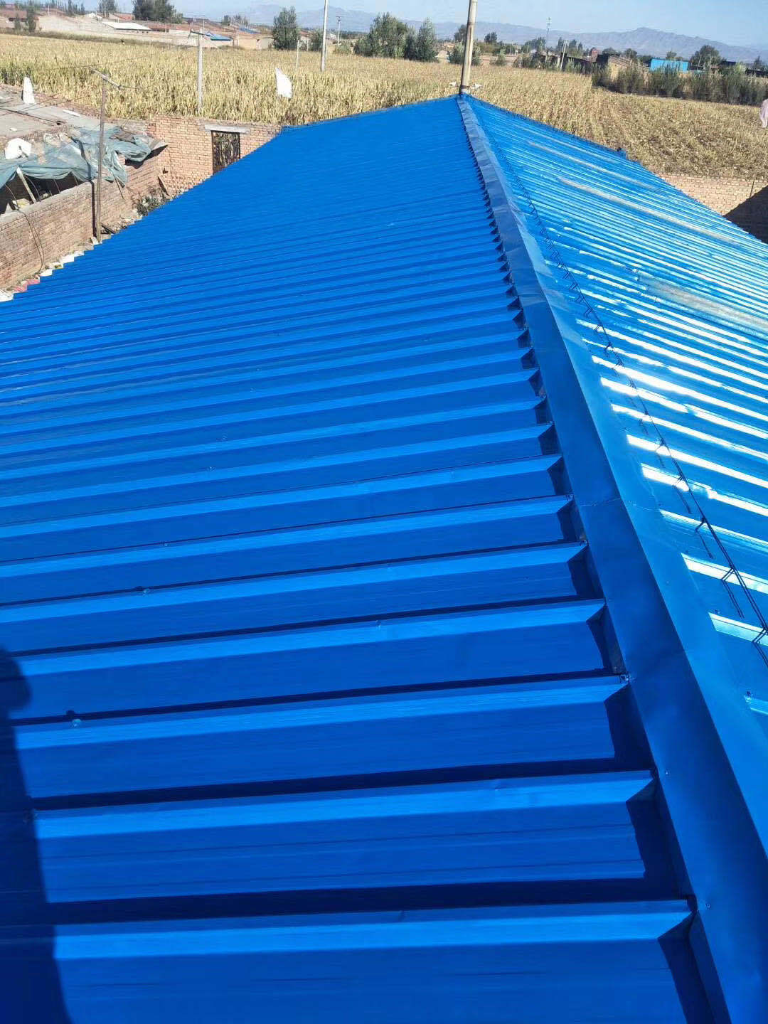 水性彩钢瓦翻新专用漆施工基本没有什么刺激味道，浅谈几点(图3)