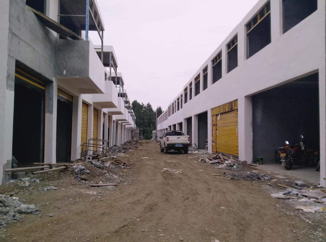 广安路南侧建银路口新空间让不少进出西站旅客眼前一亮(图1)