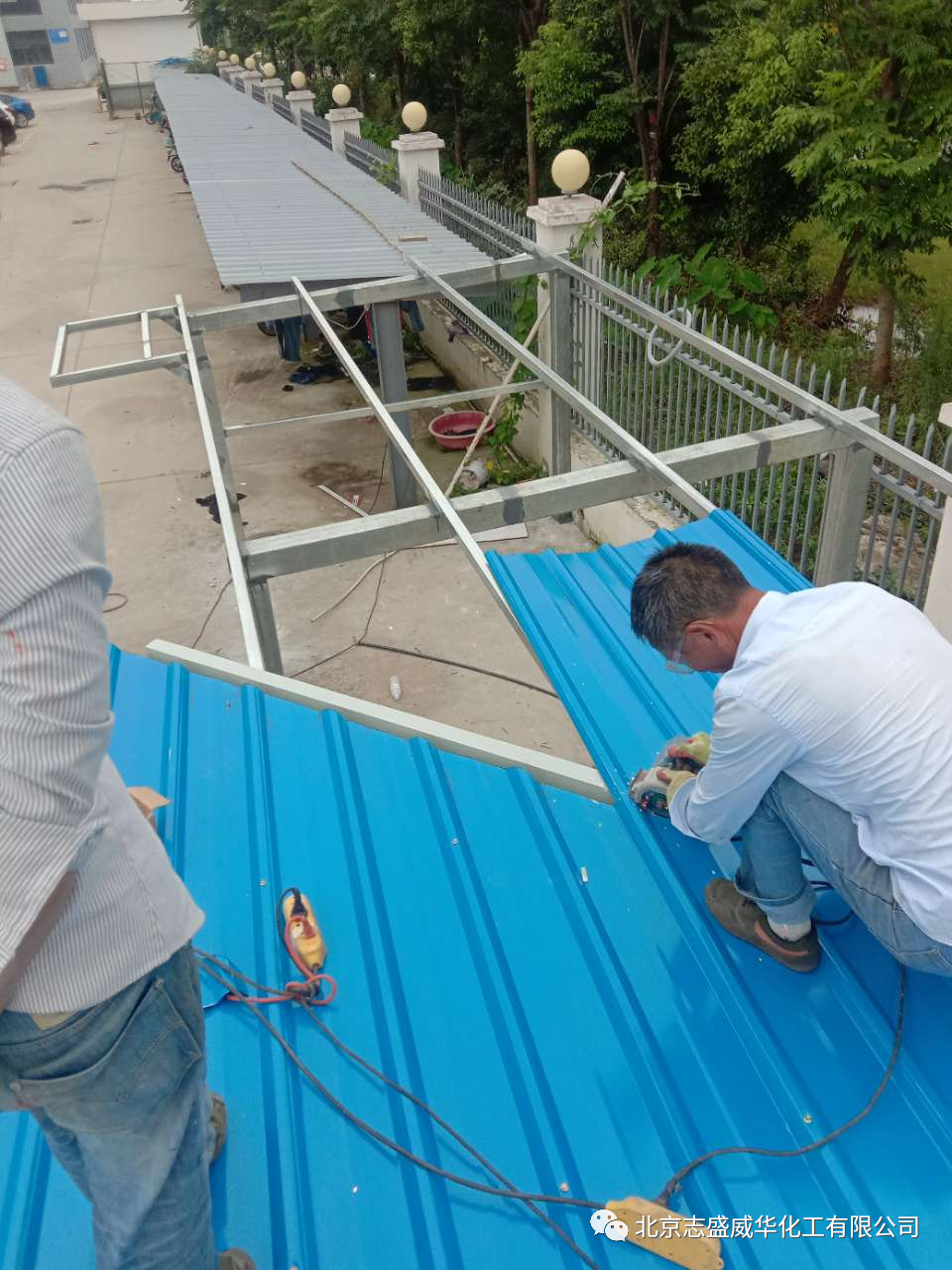 老房子不漏才怪，补漏师傅教你如何防治(图1)