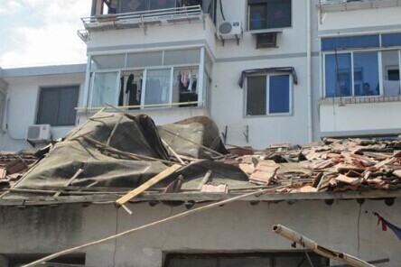 两层彩钢房 山西一饭店屋顶突发坍塌致多人被埋57人重伤(图7)