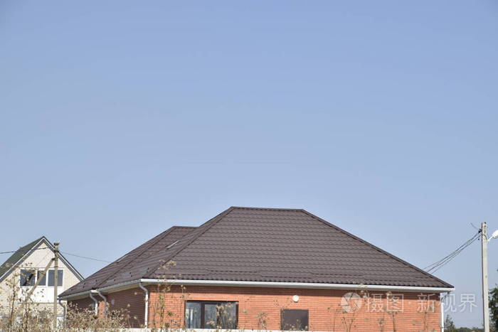 哈尔滨电车小区3号楼院内原有围墙圈占加盖房屋(图2)