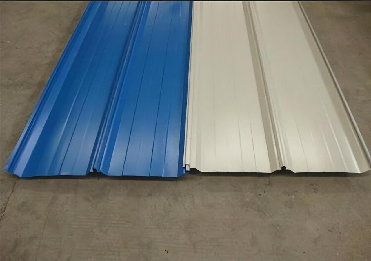 彩钢板和夹芯板都存在使用时间一长便生锈(图3)