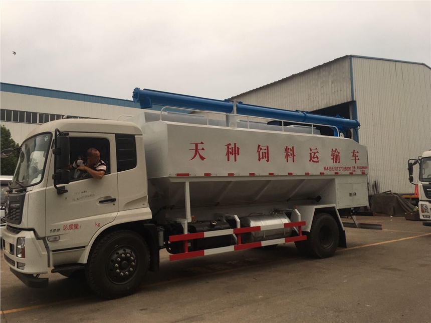 榆林一奶牛场彩钢房草料仓库着火消防紧急救援(图2)