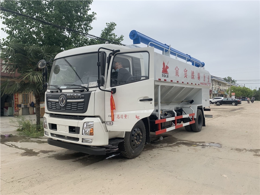 榆林一奶牛场彩钢房草料仓库着火消防紧急救援(图3)