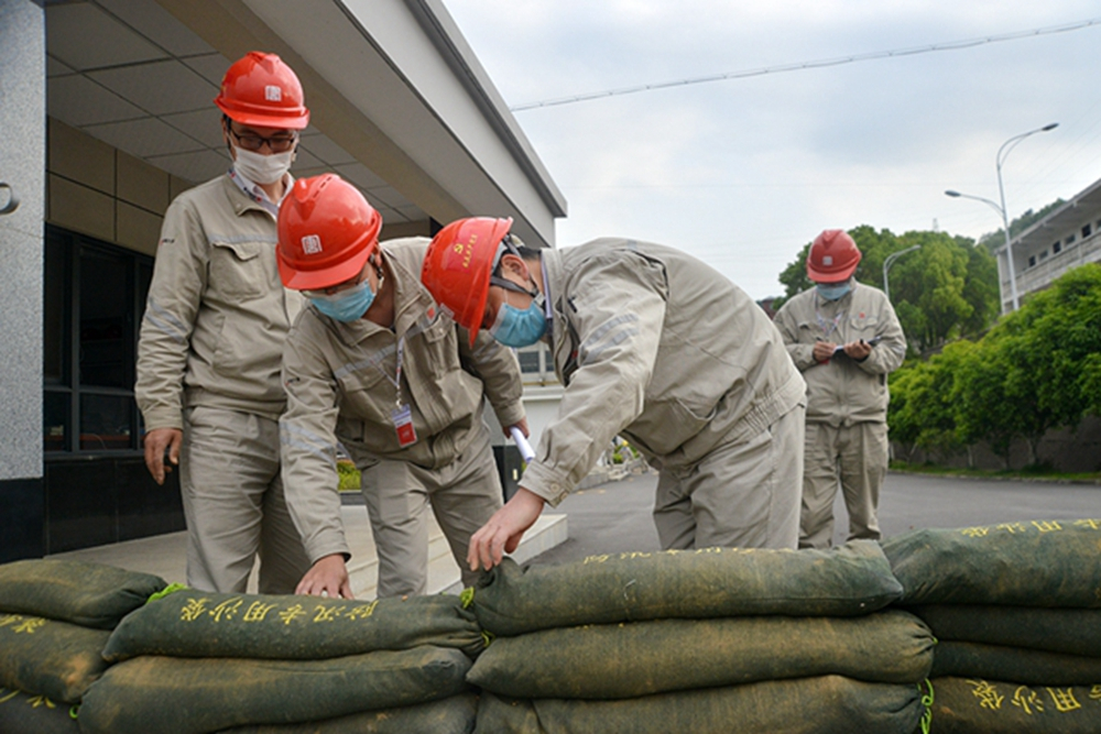 活动彩钢房 吉格斯太镇为寒冷的冬日增添一抹温暖的温暖亮色(图4)