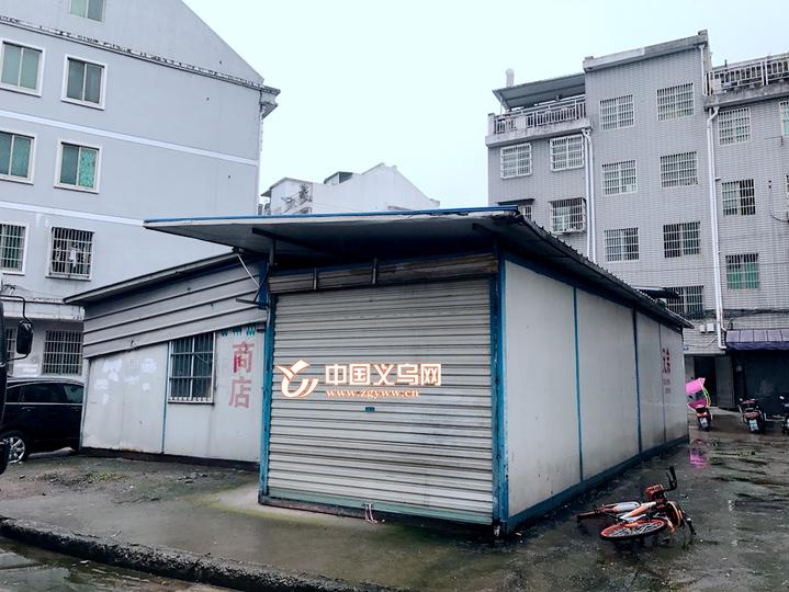 鲇溪新村多处违建彩钢棚(图3)