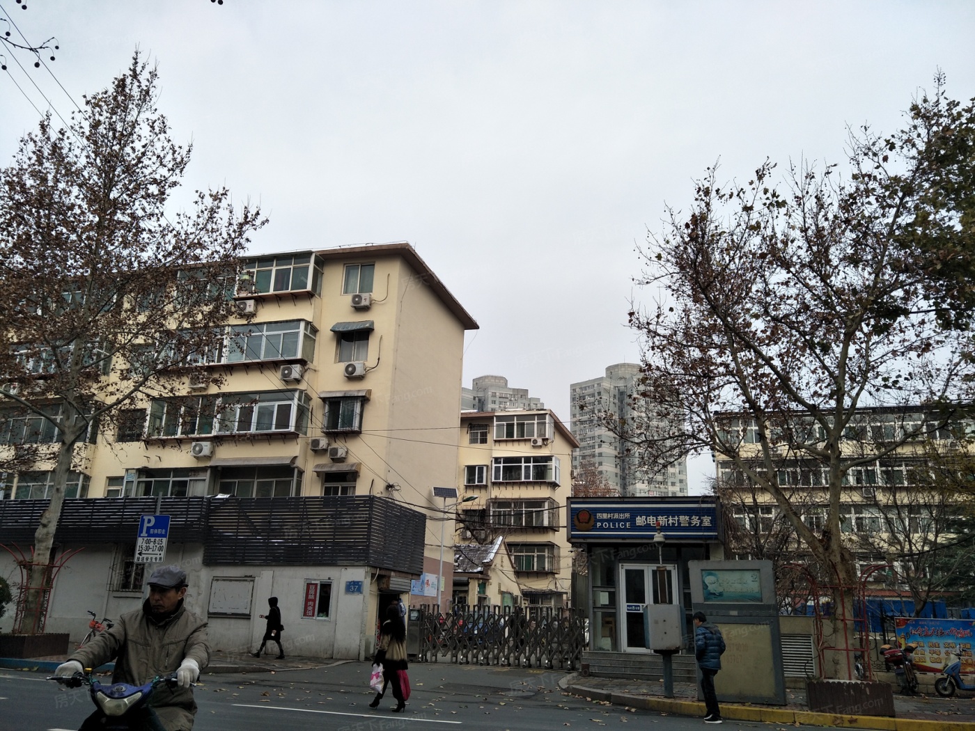 长春净月区金宝街与银安路交会处的小区存在多种问题(图2)