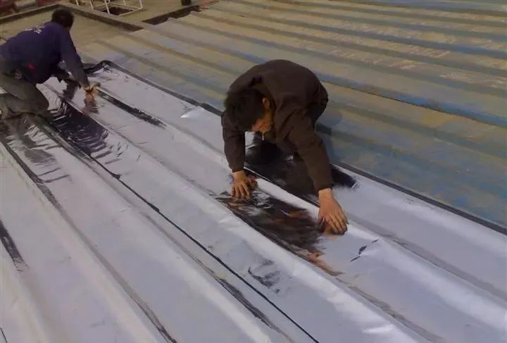 屋顶安装光伏发电，彩钢瓦屋顶业主内心独白：鱼与熊掌兼得(图5)