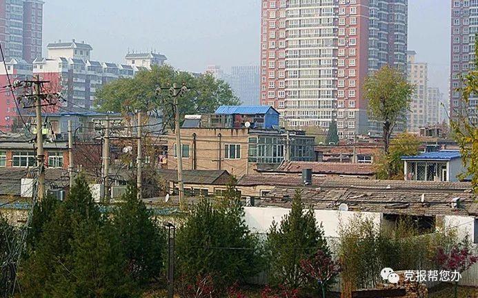 拆房后围挡圈地了事废墟上搭窝棚收废品(图6)