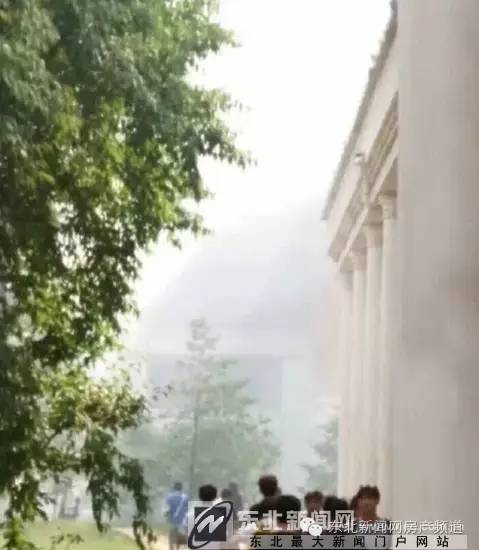 沈阳城市学院突发火情校内上课学生紧急疏散(图2)
