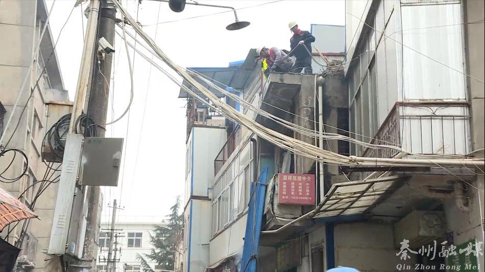 秦州区158户6300㎡彩钢棚房依法强制拆除(图2)