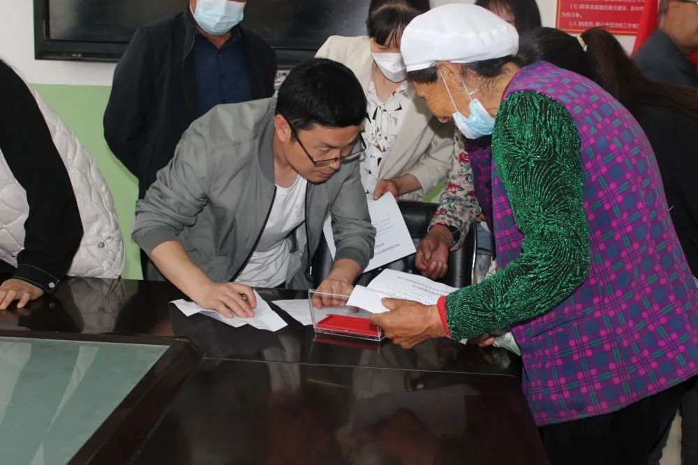 我校召开租住彩钢房学生家长会议(图8)