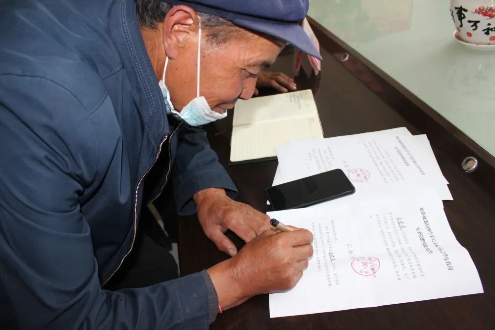 我校召开租住彩钢房学生家长会议(图11)