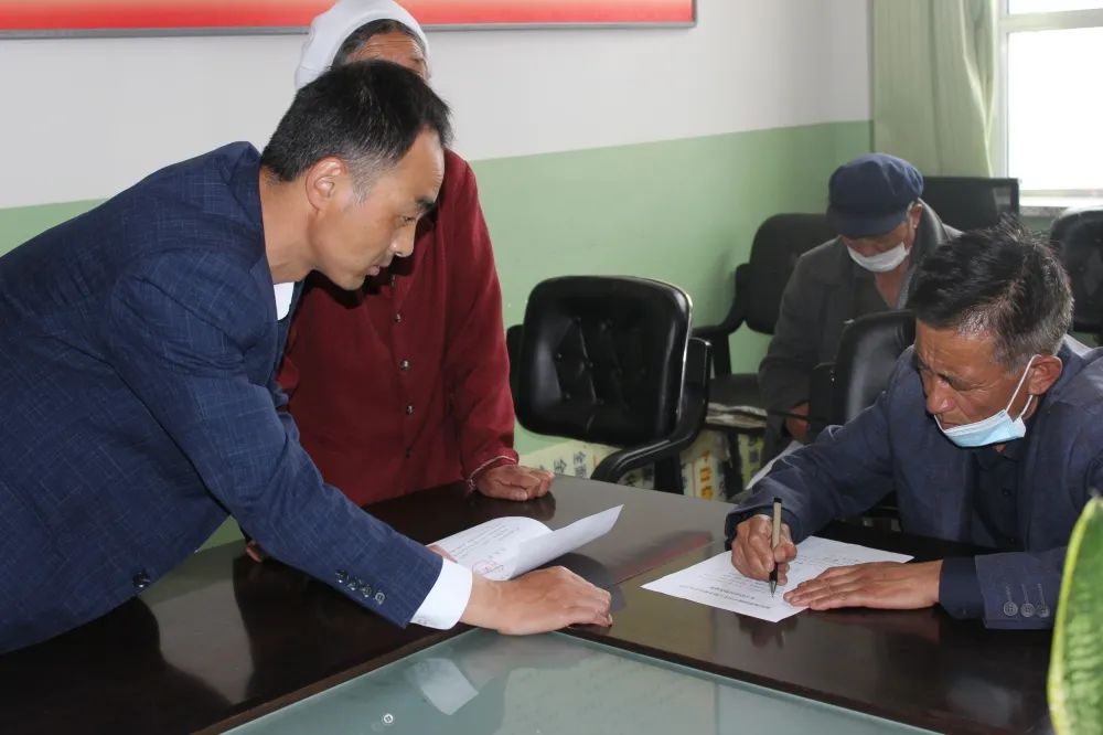 我校召开租住彩钢房学生家长会议(图6)