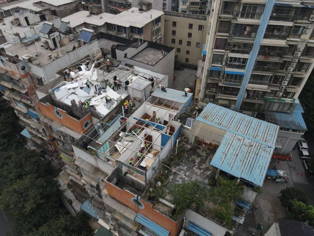 北京张楠聚龙花园小区楼顶3500余平方米违建别墅启动拆除(图4)