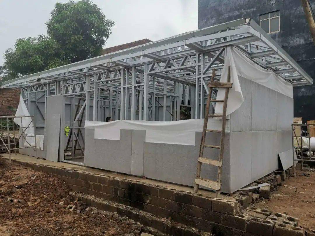 彩钢房图片 榆林城市管理执法局第二支队发力自建房安全隐患排查整改(图5)