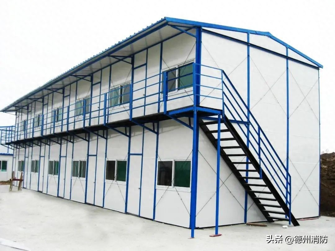 泡沫夹芯彩钢板燃烧速度快有毒烟气大扑救难度高(图15)