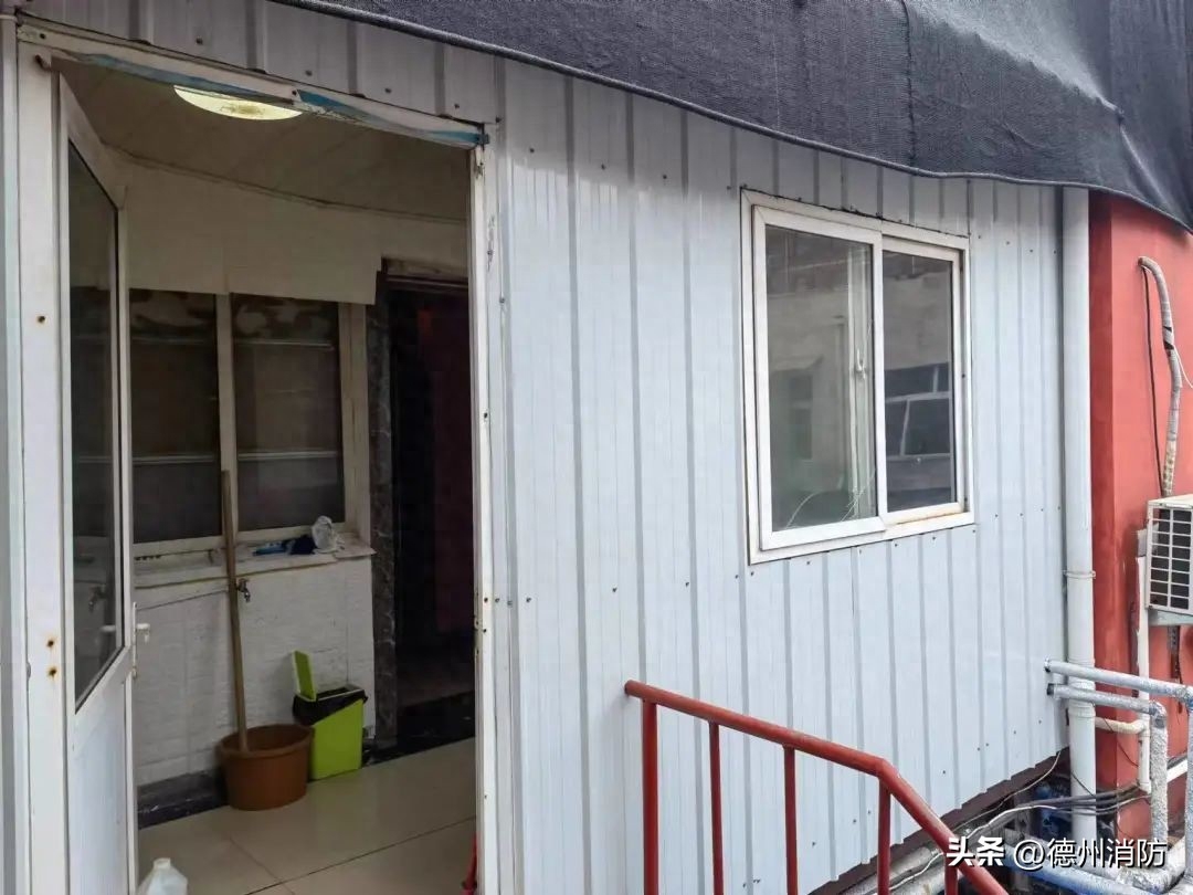 泡沫夹芯彩钢板燃烧速度快有毒烟气大扑救难度高(图5)