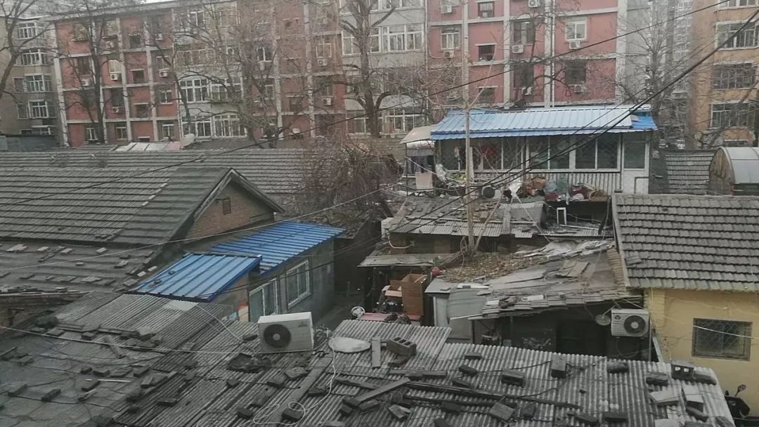 海淀羊坊店居民楼北侧占地1500平方米南北宽约30米(图1)