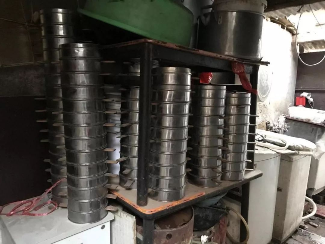 海淀羊坊店居民楼北侧占地1500平方米南北宽约30米(图4)