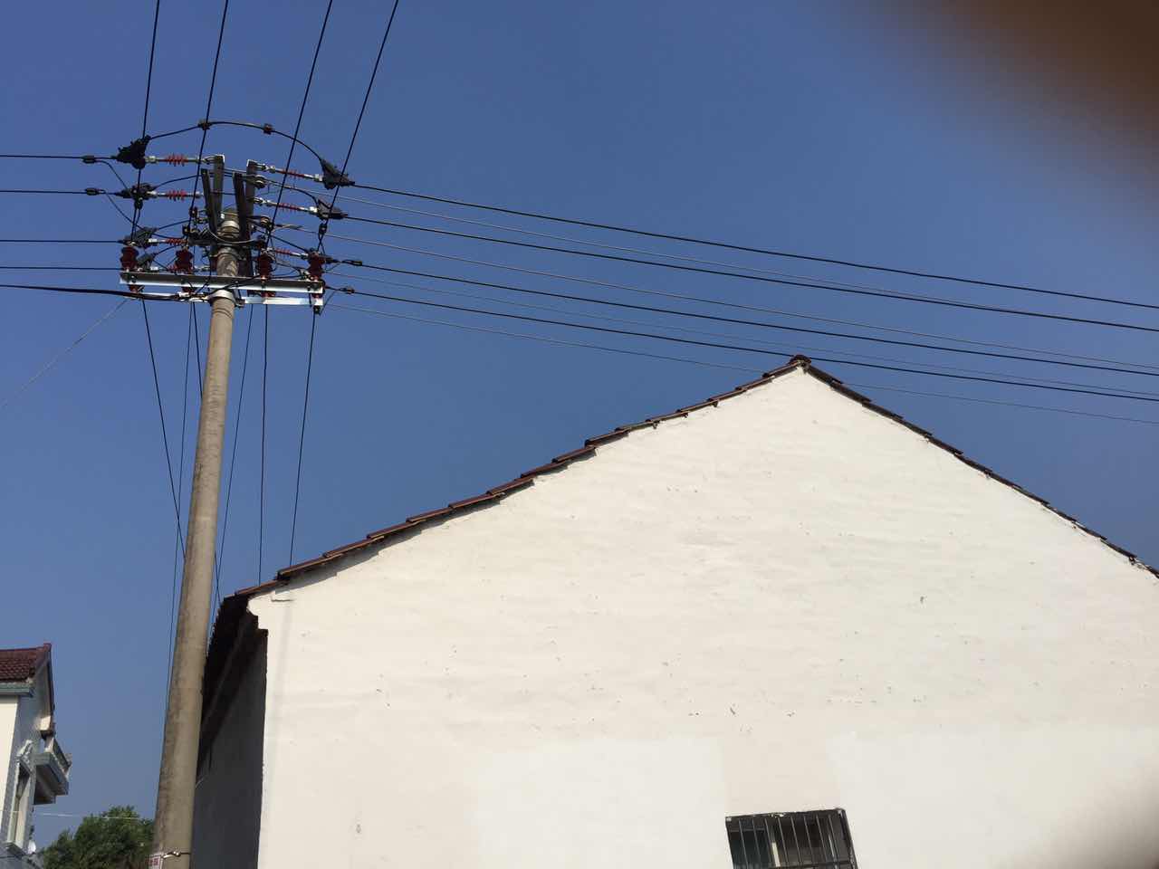 海淀羊坊店居民楼北侧占地1500平方米南北宽约30米(图8)