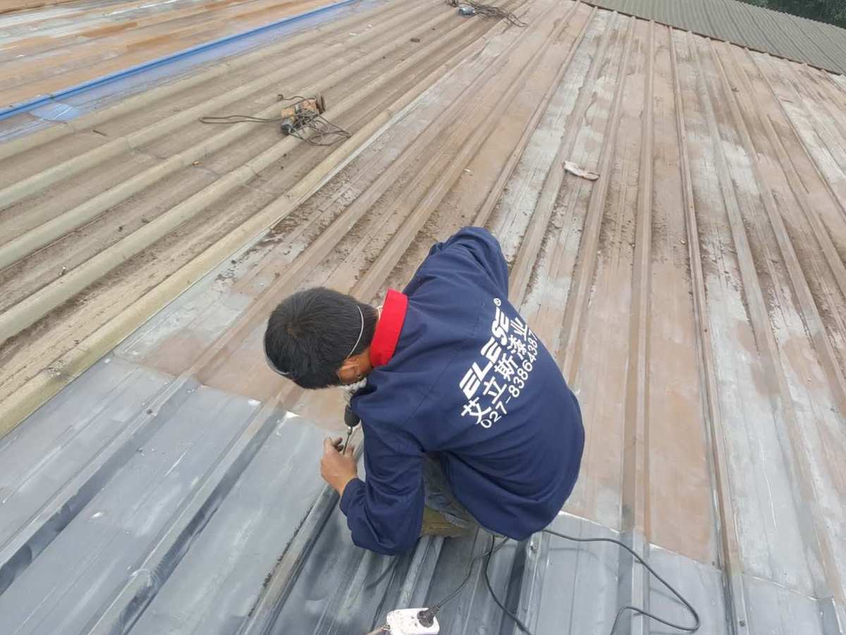 如何选择合适的彩钢瓦翻新漆？选产品还得从多方面入手(图2)