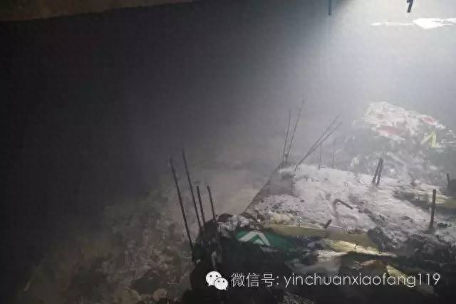 兴庆区公园街五环体育后侧院内一废弃楼发生火灾(图8)