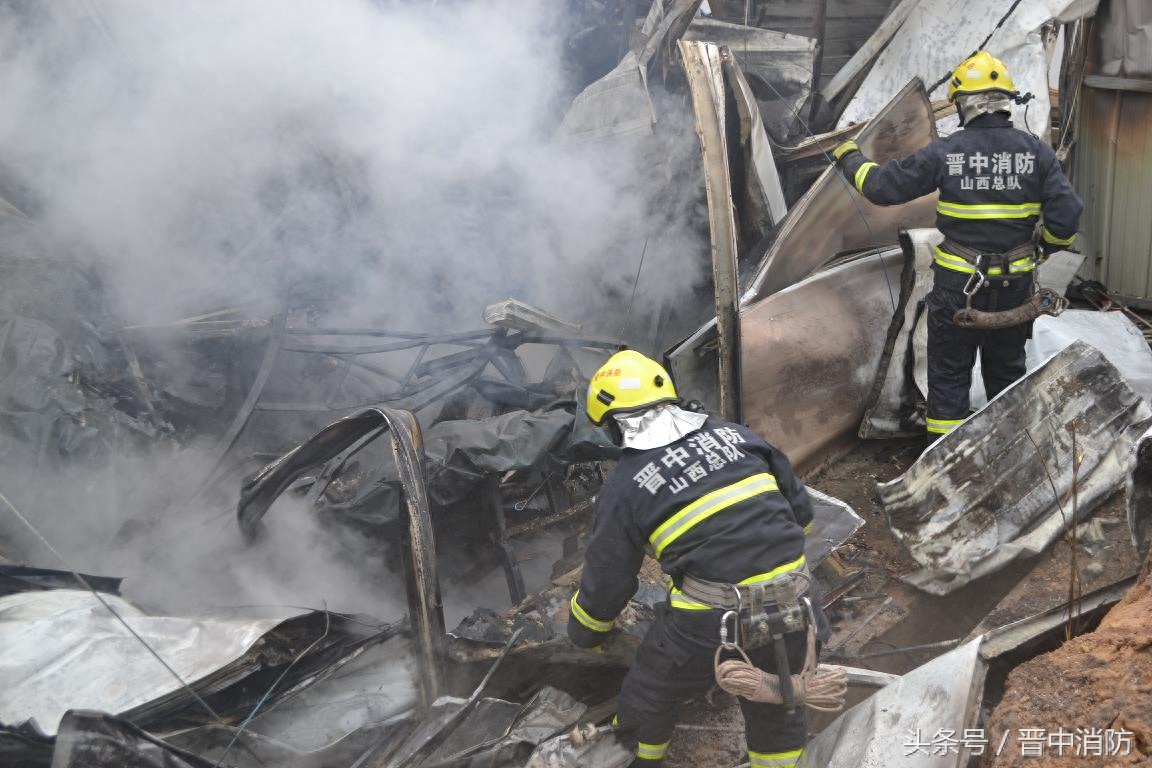 寿阳县平头镇南张芹村附近工地火灾“抢”出液化气罐(图4)