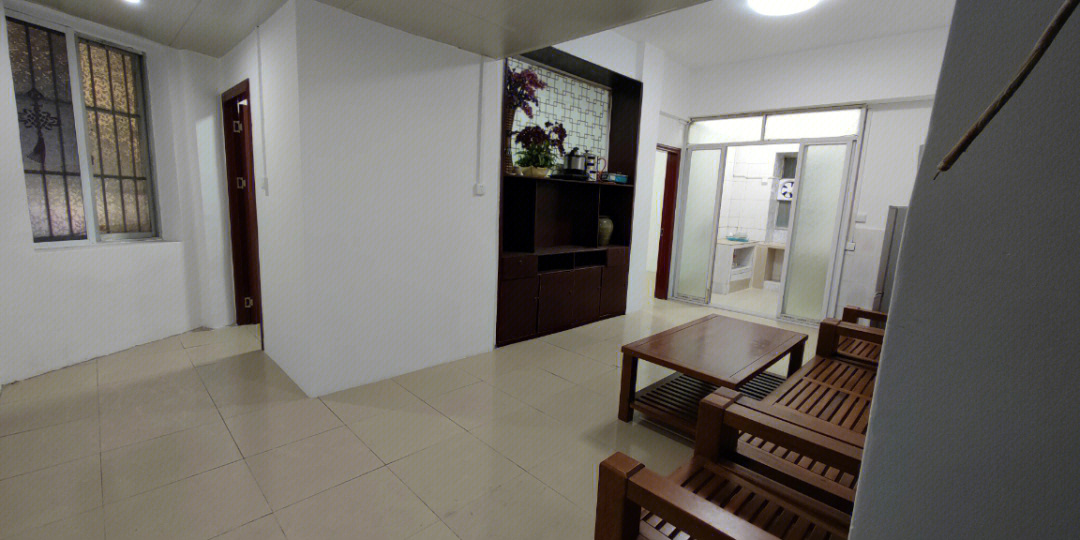 江苏一小学门口不足10平方米简易板房直接着火(图3)