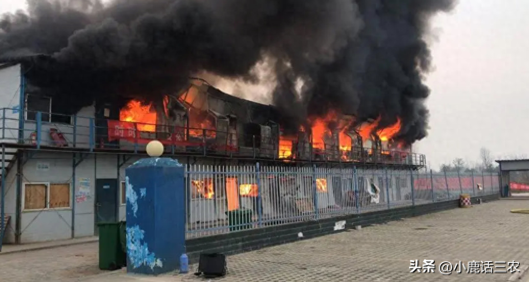 2023年国家一号文件：村干部挨家排查整治农村危房(图7)