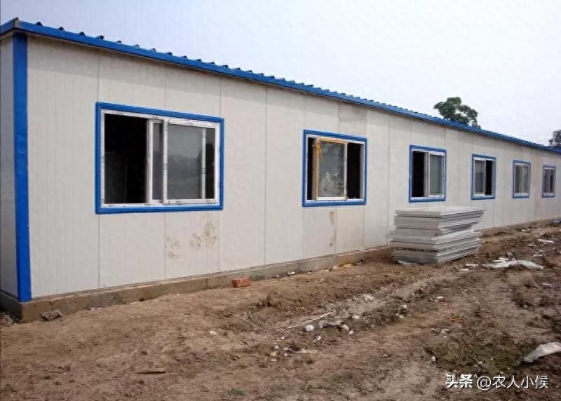 为什么要禁用农村彩钢房彩钢板存在的安全隐患？(图1)