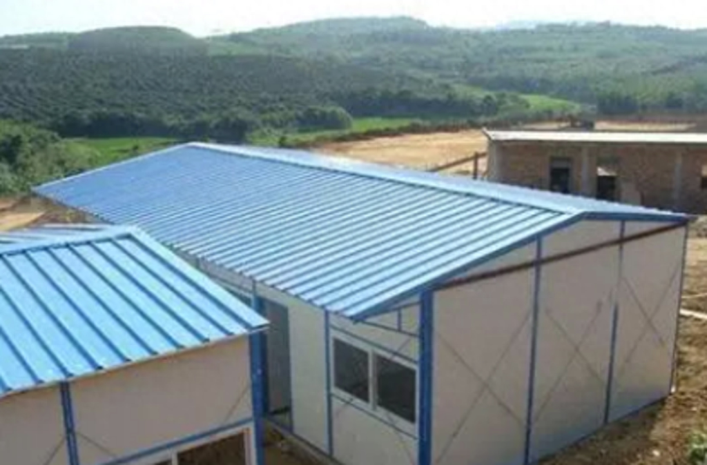 农村住房条件越来越好，彩钢瓦到底好不好？(图2)