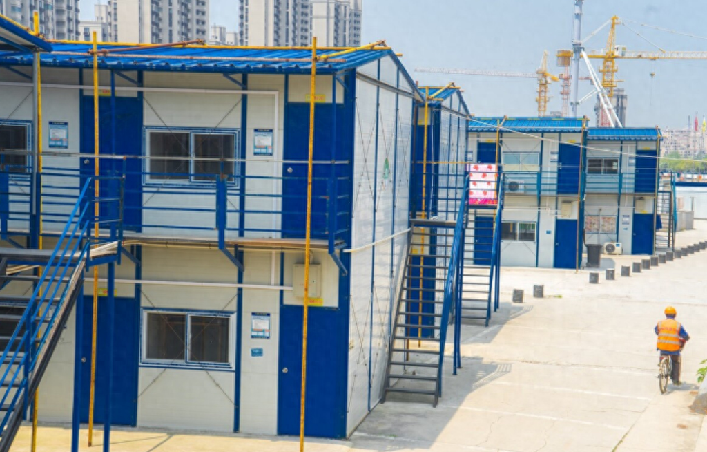 农村住房条件越来越好，彩钢瓦到底好不好？(图5)