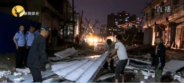 北沙梁1500多平米自建彩钢板房被大风刮飞(图2)