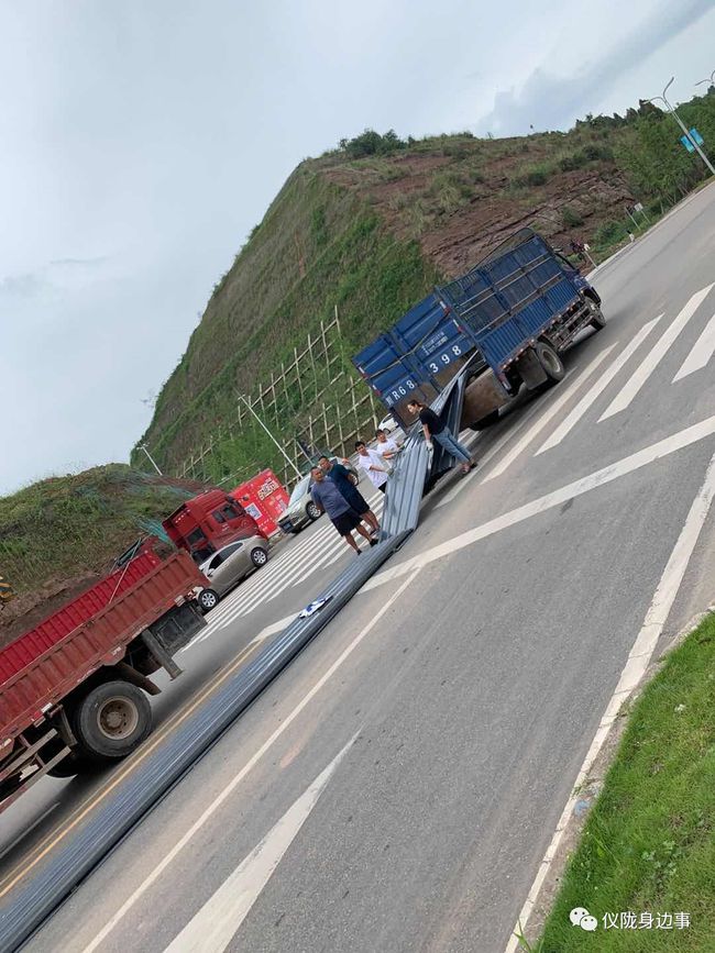 三农创作挑战赛：农村彩钢瓦屋顶遭狂风暴雨袭击(图4)