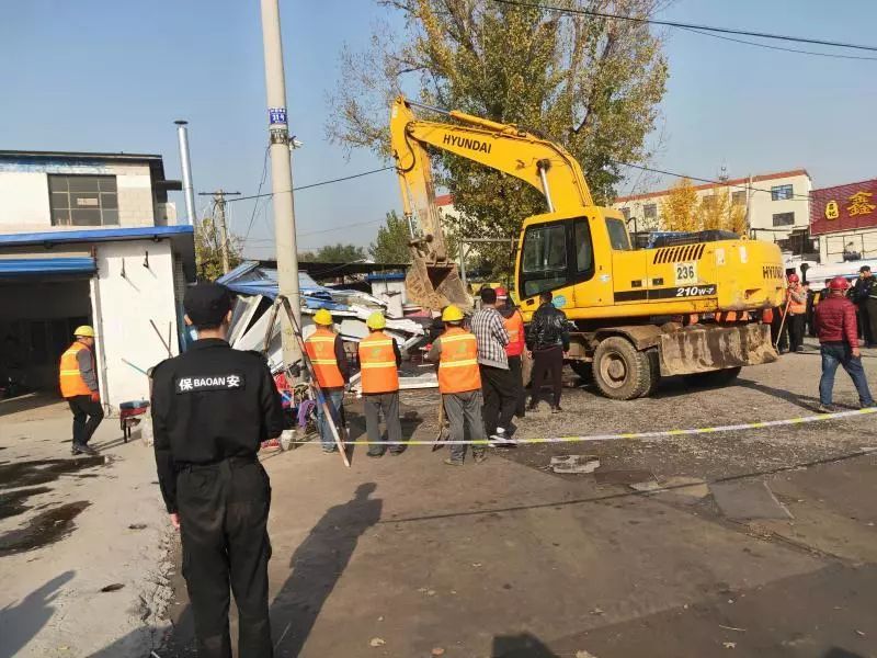 房山城管拱辰执法队开展老旧小区背街小巷专项整治行动(图13)