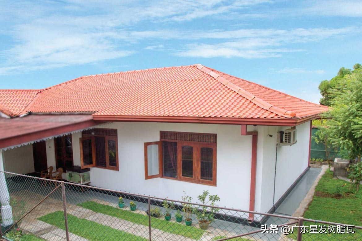 合成树脂瓦和彩钢瓦价格哪个更便宜，性价比更高？(图2)