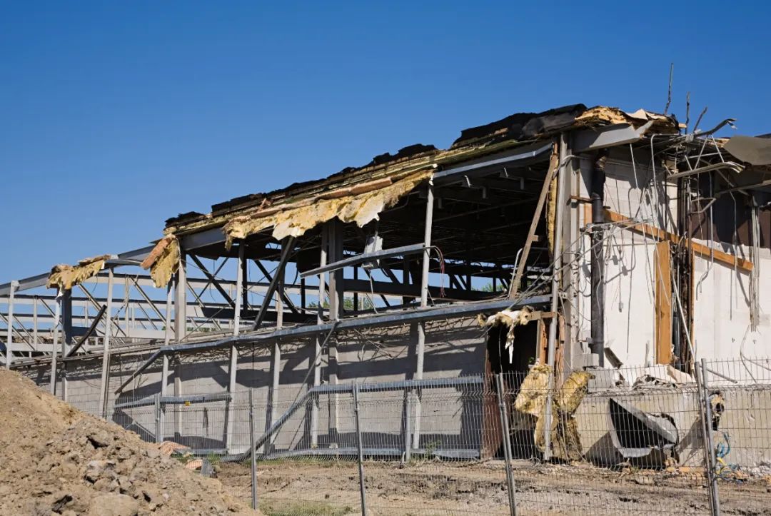 彩钢房拆除每平米多少钱？看完惊呆了！(图1)