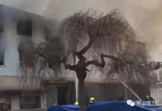 三层楼仓库起火药厂库房至少存数百件药品图(图4)