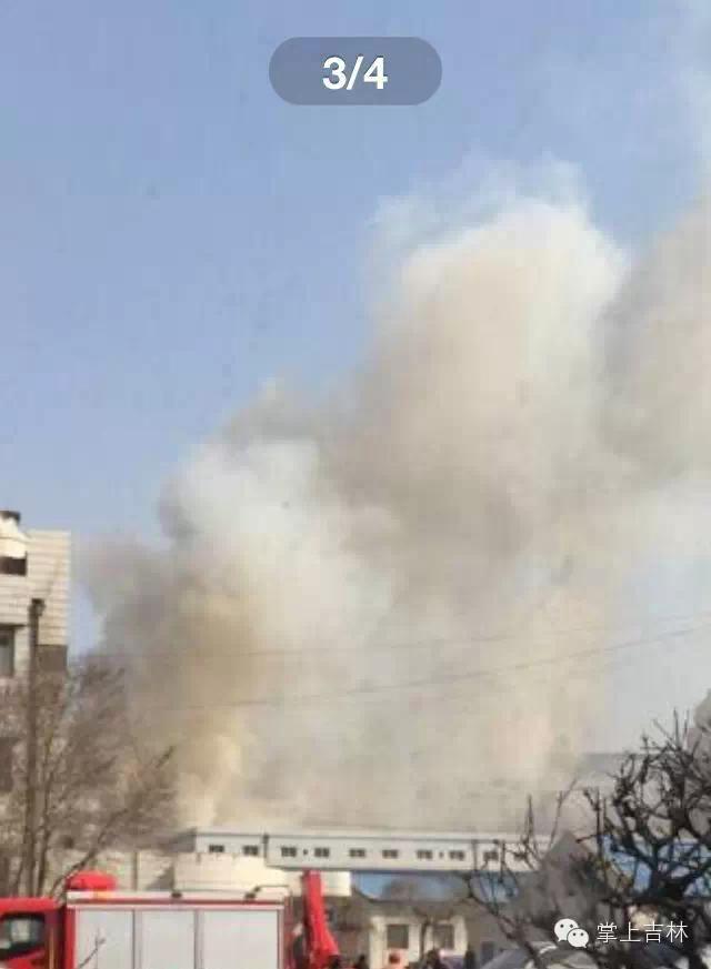 三层楼仓库起火药厂库房至少存数百件药品图(图7)