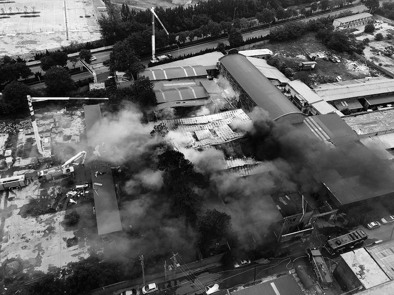 一周7起火灾4起发生在彩钢夹心泡沫保温板(图1)