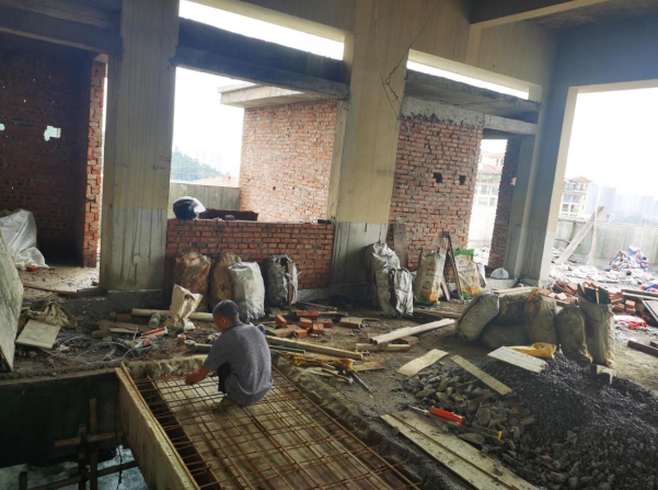 怀化市河西柒星江湾府顶楼有违建业主愿意多交钱(图4)