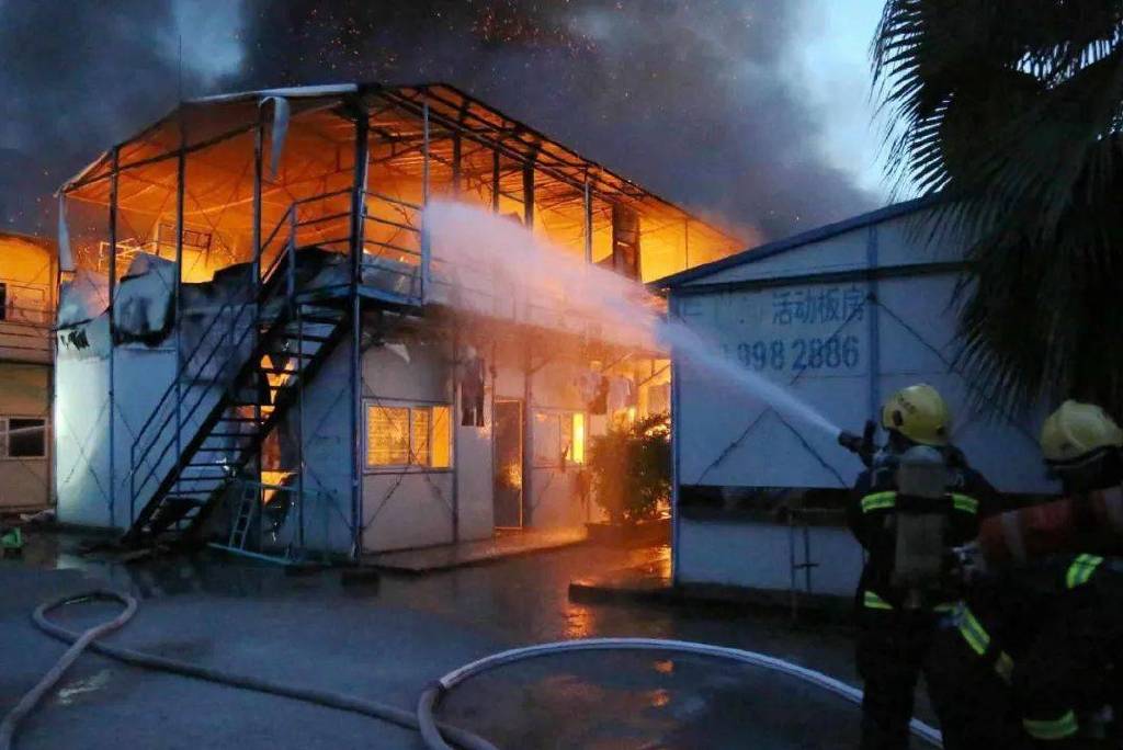 全面禁用农村彩钢房的3个危险要注意了！(图2)