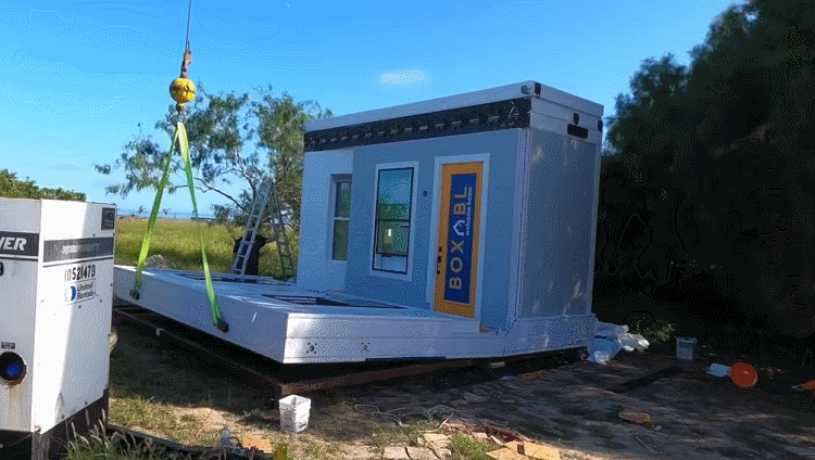 卖掉房子后的马斯克，就是这个小屋子是不是有一丝熟悉的味道？(图10)