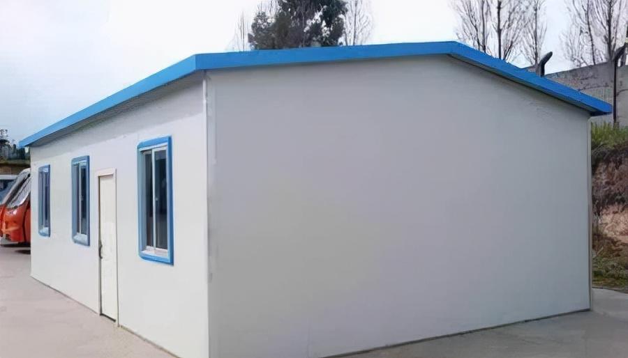 卖掉房子后的马斯克，就是这个小屋子是不是有一丝熟悉的味道？(图2)