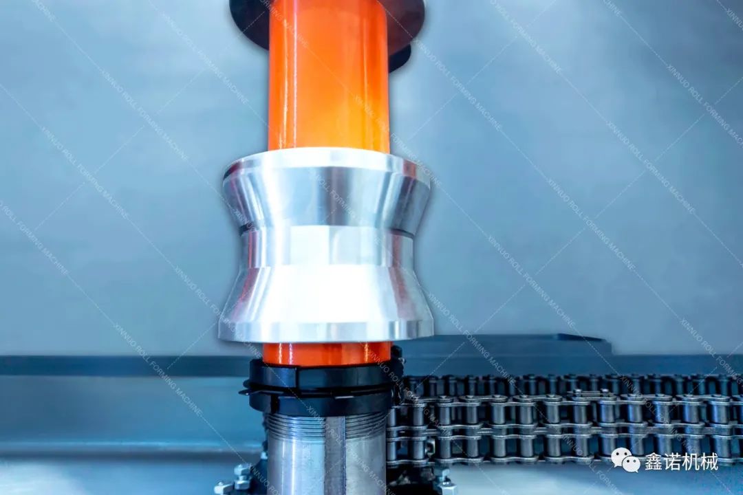 762型彩钢压瓦机,楼承板机楼(图3)