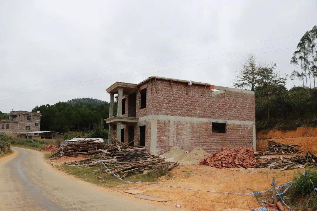 严管农村自建房真的不能建新房子吗？(图2)