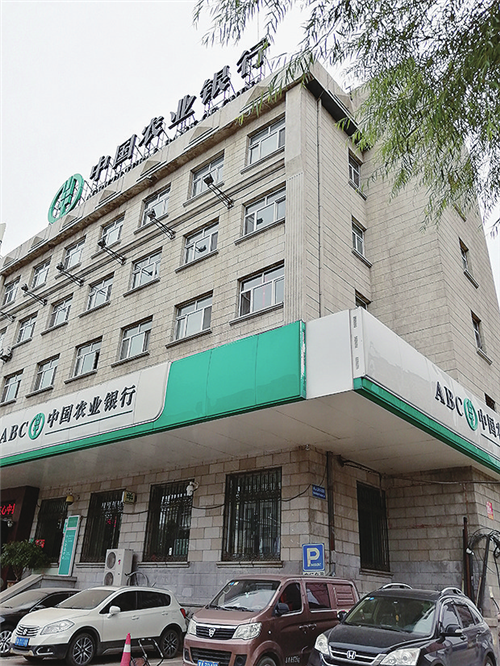 彩钢房公司 广东东莞老师跳楼自杀事件致人唏嘘不已的事(图2)